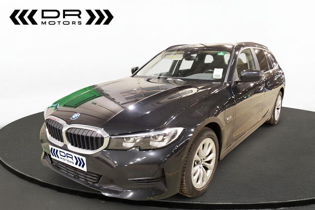 BMW 320 TOURING - CARPLAY - TREKHAAK, Autos, 0 kg, Euro 6, 0 kg, Noir