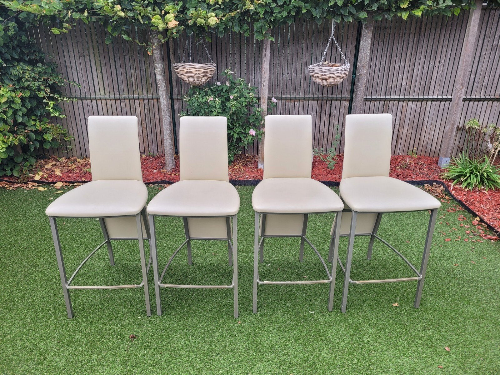 hoge barstoelen / barkrukken beige, Ophalen