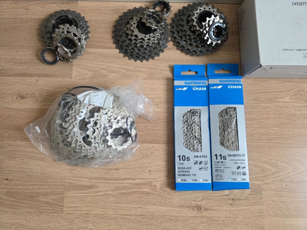 Dura Ace cassette en Diverse kettingen, Vélos & Vélomoteurs, Vélos Pièces, Enlèvement, Neuf, Racefiets, Dérailleur ou Chaîne