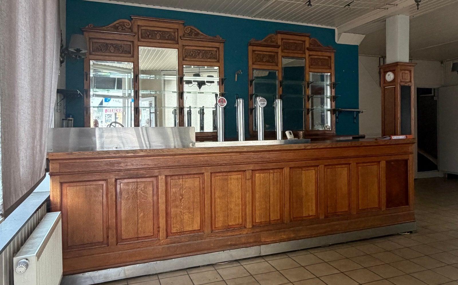 Bar / comptoir en bois massif avec double miroir, Enlèvement