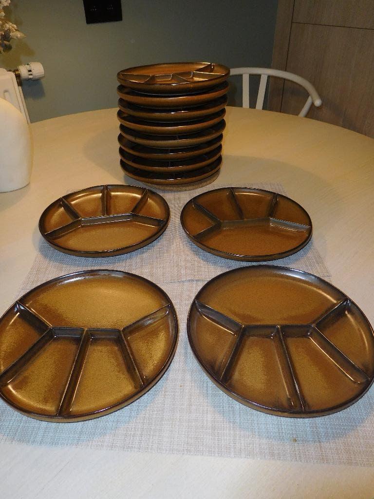 Lot 14 Assiettes à FONDUE viande avec séparation sauces 22cm, Electroménager, Enlèvement, Utilisé