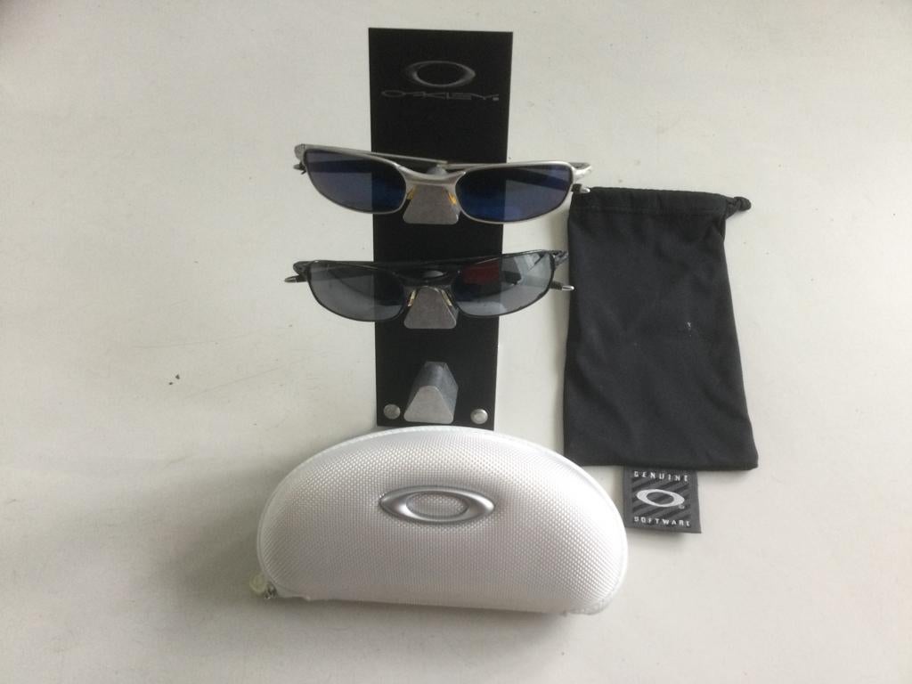Twee Square Sunglasses Collector Items OAKLEY, Gebruikt, Zonnebril, Overige kleuren, Ophalen of Verzenden