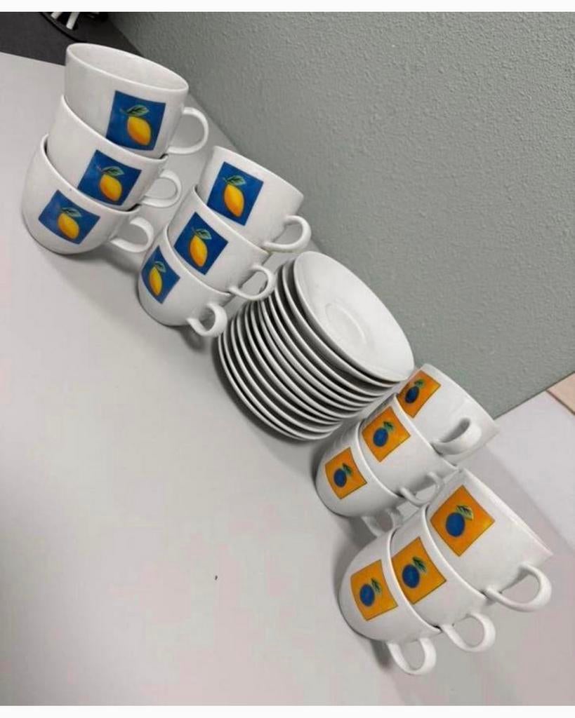 Tasse et soucoupe vintage 12 pièces au design fruits rétro, Enlèvement ou Envoi, Comme neuf, Céramique, Tasse(s) et/ou soucoupe(s)