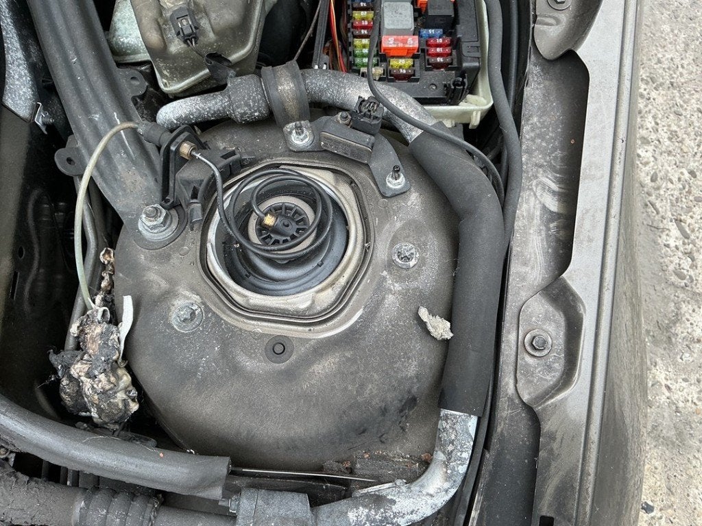 AMORTISSEUR OU ABSORBEUR DE CHOC AVANT GAUCHE E (W212), Mercedes-Benz, Utilisé, Dialog.mb@mercedes-benz.com, Mercedes-Benz AG