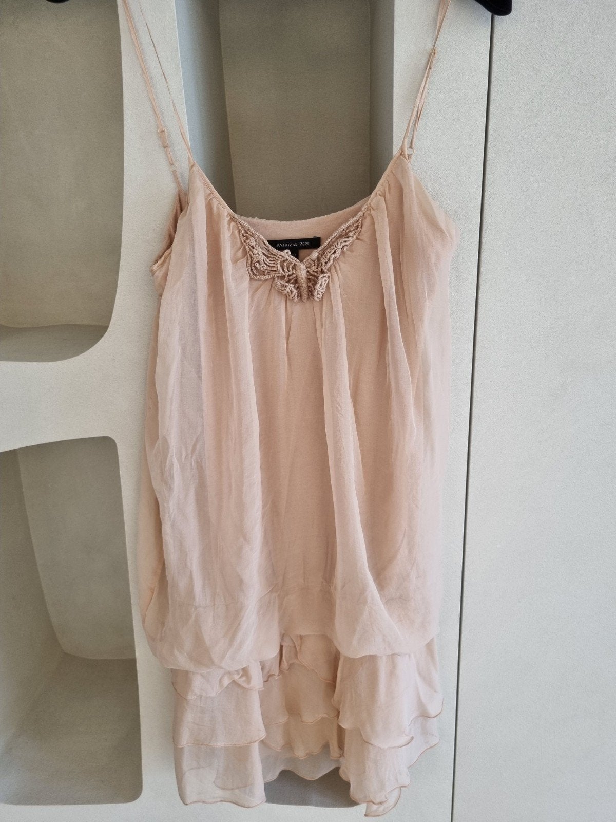 Robe beige Patrizia pepe IT taille 42 = 38 EUR, Vêtements | Femmes, Robes, Comme neuf, Taille 38/40 (M), Beige, Au-dessus du genou