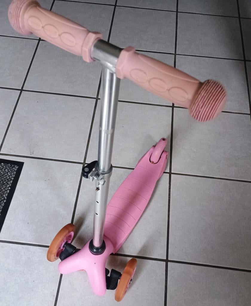 Trottinette à 3 roues avec roues LED, Enlèvement