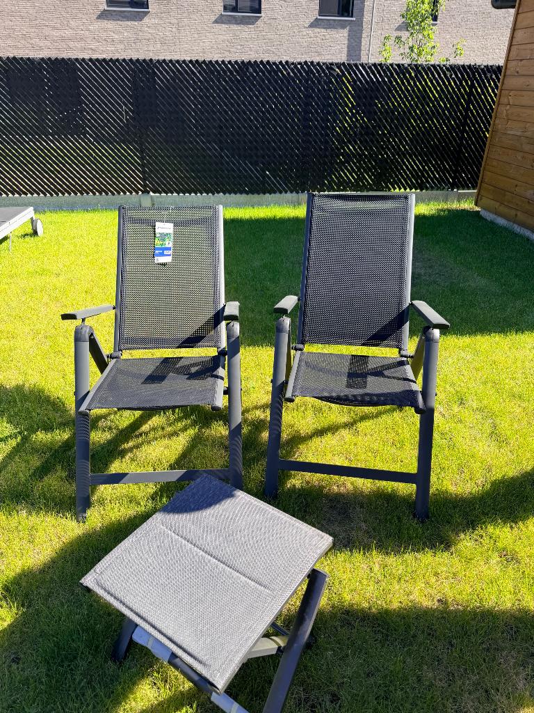 Tuinset 2 stoelen + voetbankje, Tuin en Terras, Bijzettafel, Tuinset, Ophalen, 2 zitplaatsen