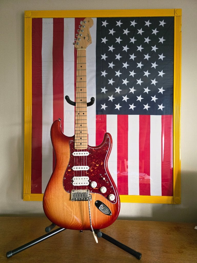 Fender USA stratocaster 60 th anniversary HSS, Muziek en Instrumenten, Ophalen, Zo goed als nieuw, Solid body, Fender
