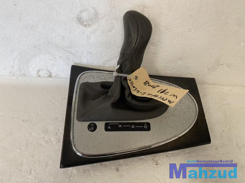 MERCEDES E KLASSE W211 Pookhoes pookknop A2115420126, Autos : Pièces & Accessoires, Mercedes-Benz AG, Mercedes-Benz, Utilisé, Mercedesstrasse 120
70372  Stuttgart, DE