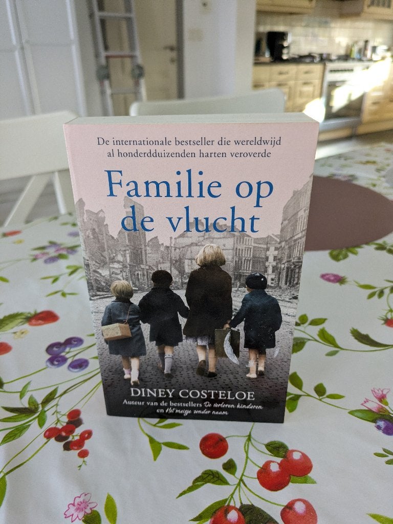 Diney Costeloe - Familie op de vlucht, Boeken, Ophalen, Gelezen, Diney Costeloe