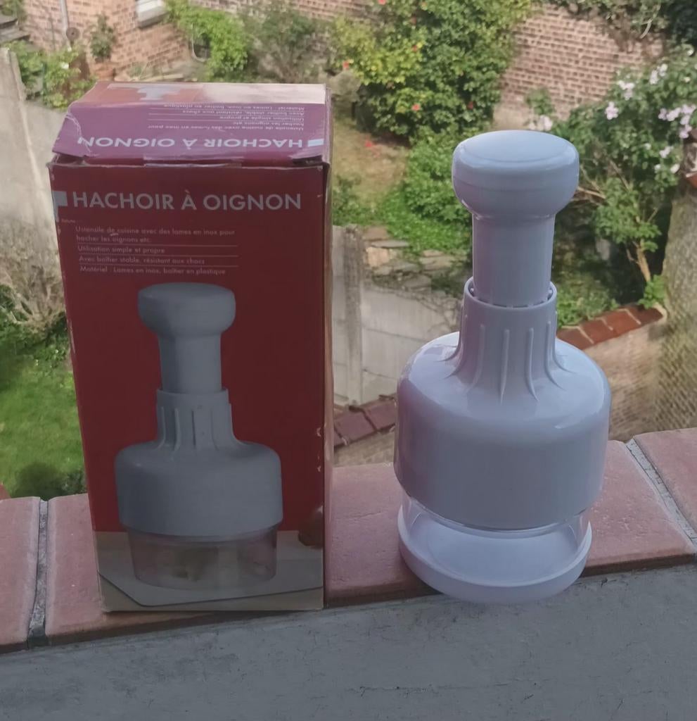 Handmatige uiensnijder - Nieuwstaat (Oorzaak verplaatst), Huis en Inrichting, Gebruikt