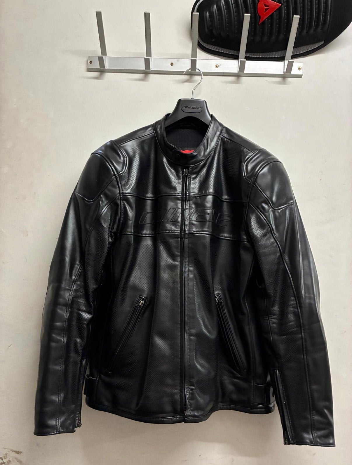 Veste moto Dainese cuir de vachette – Taille 54 – État neuf, Enlèvement ou Envoi, Pantalon | cuir