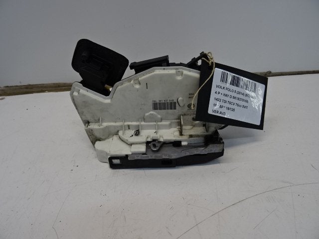 SERRURE DE PORTE AVANT DROITE Polo V (6R) (5K1837016E), Autos : Pièces & Accessoires, Utilisé, Droite, Volkswagen