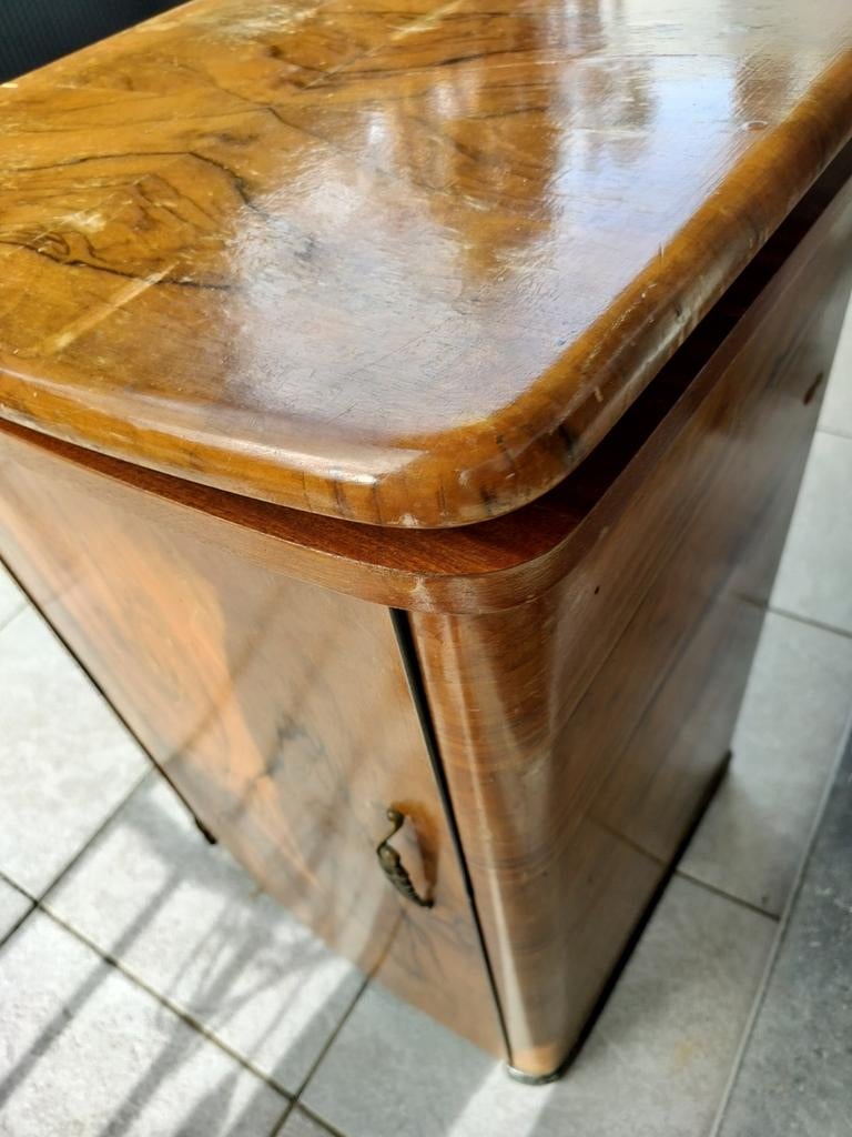 Armoire Bernina sans machine à coudre. Il a 100 ans, Enlèvement