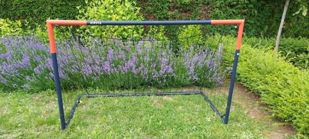 Voetbaldoel  merk KIPSTA - zwart en rood, Kinderen en Baby's, Speelgoed | Buiten | Trampolines, Zo goed als nieuw, Ophalen