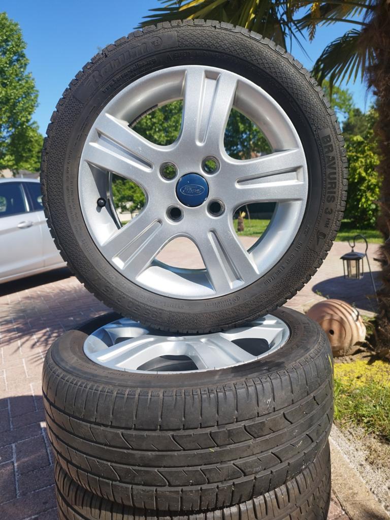 Zomerbanden 195/50/R15 originele Ford Fiesta velgen, Auto-onderdelen, Banden en Velgen, Ophalen, Gebruikt, 15 inch, Band(en)