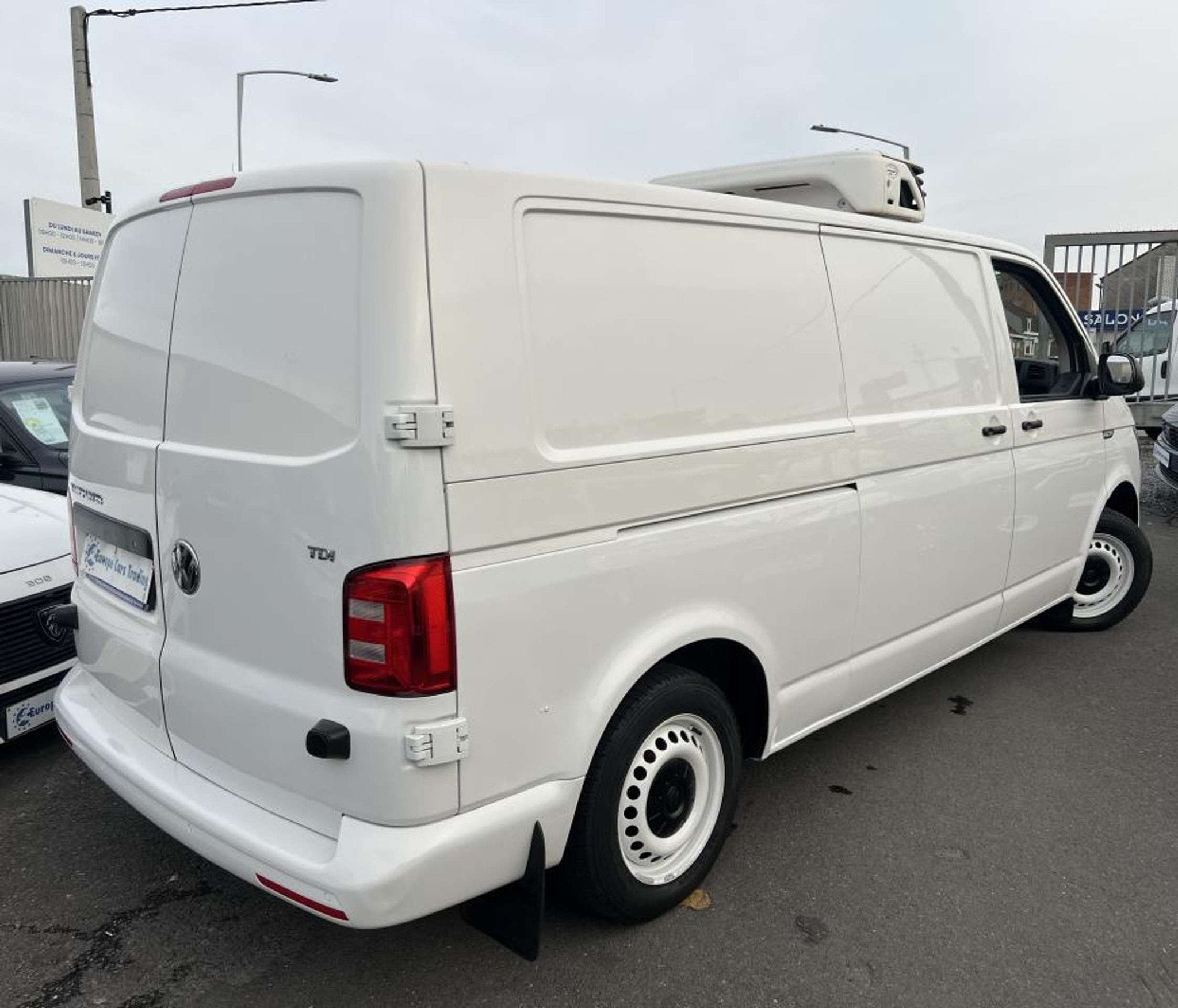 Volkswagen Transporter 2.0 TDI T6 LONG DOUBLE FRIGO FRIGORIF, Autos, 75 kW, Achat, Entreprise, Noir