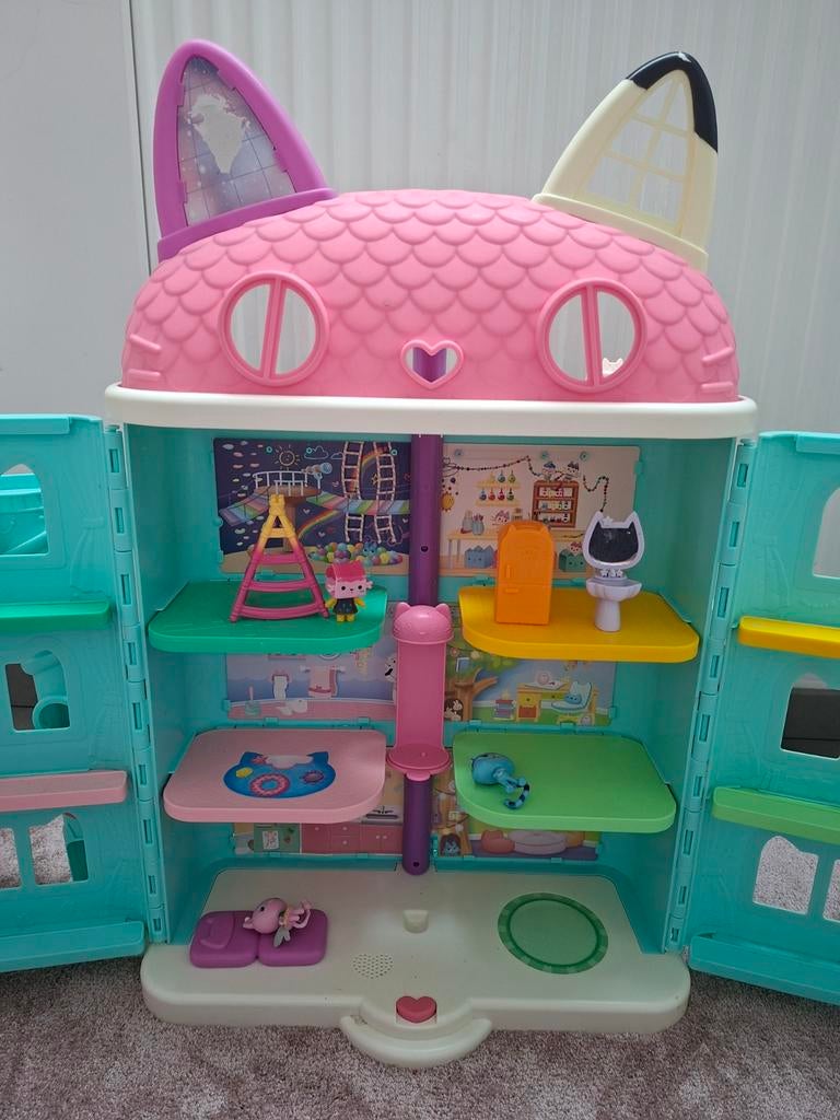 Grote Gabby Poppenhuis, Enlèvement, Maison de poupées