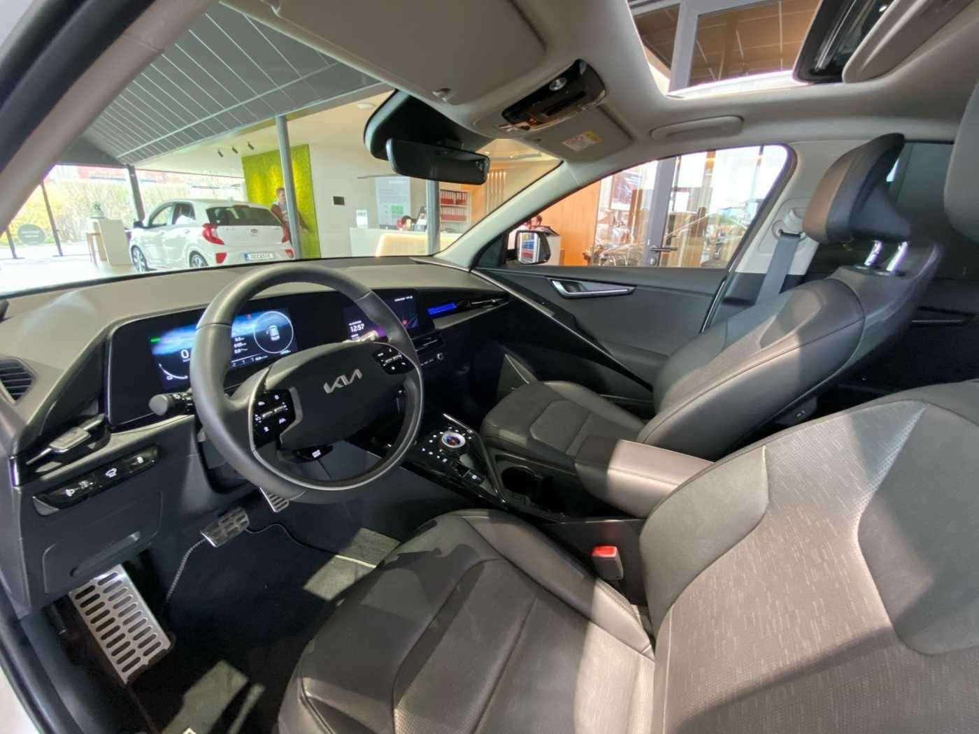 Kia Niro EV 64.8 kWh Pace (bj 2023, automaat), Auto's, Automaat, Gebruikt, Wit, 5 zetels