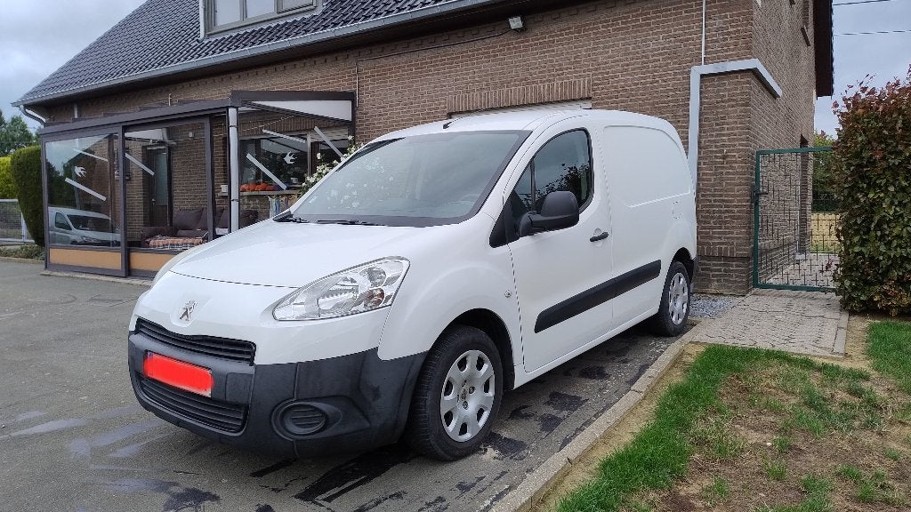 Peugeot Partner 1.6 HDi L1H1 Confort 120 (236.592 km - 2014), Autos, Camionnettes & Utilitaires, Euro 5, Achat, 4 portes, Entreprise