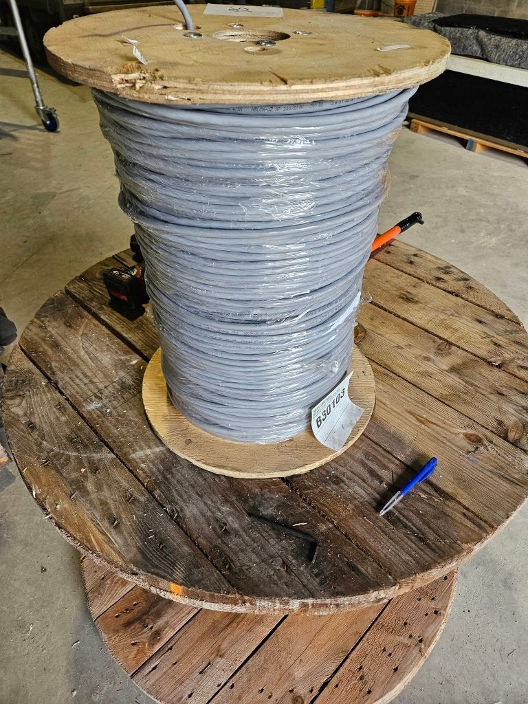 Câble 4x1,5 mm² gris, bobine NEUVE de 500 m, Enlèvement, Neuf, Câble ou Fil électrique