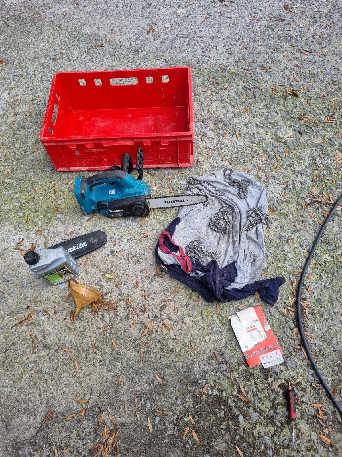 kettingzaag op batterij, Ophalen