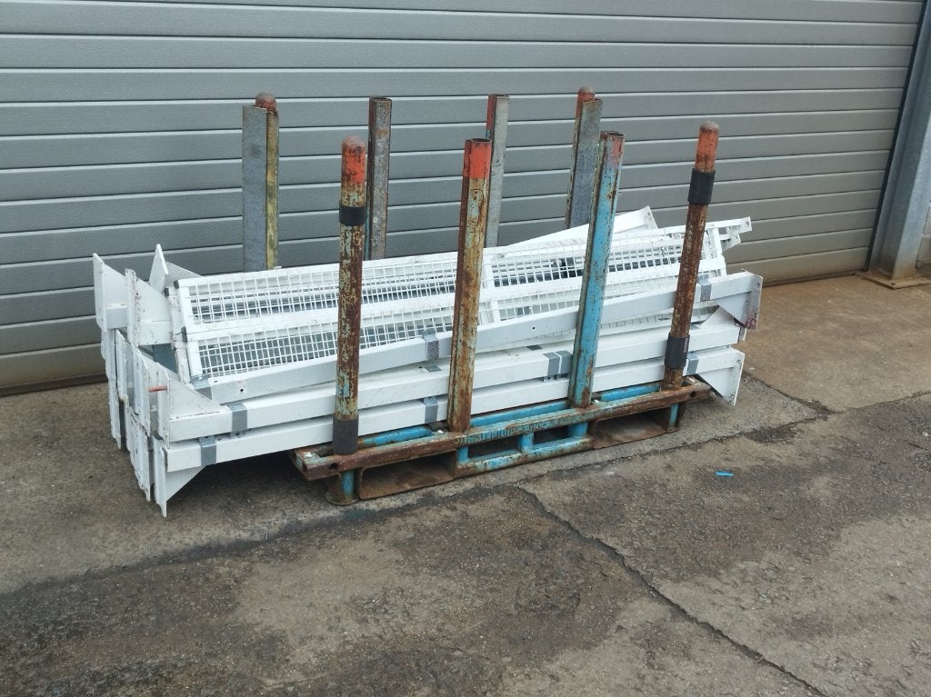 Metalen afsluiting palen met voet - 200 cm - wit - 60x40 mm, Ophalen, Gebruikt, Spijlenhekwerk, Metalen afsluiting palen met voet
