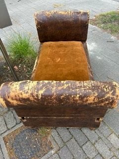 Antieke lederen longchair met werk aan, Enlèvement, Utilisé
