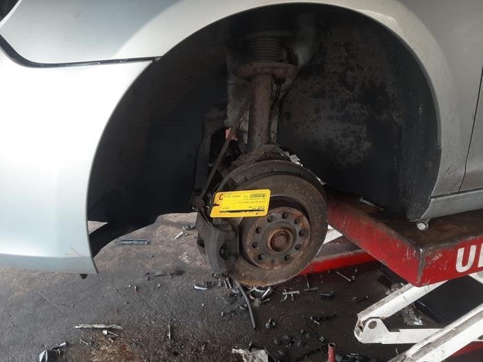 Moyeu de roue avant d'un Volkswagen Golf, -, Volkswagen, -, 3 mois de garantie