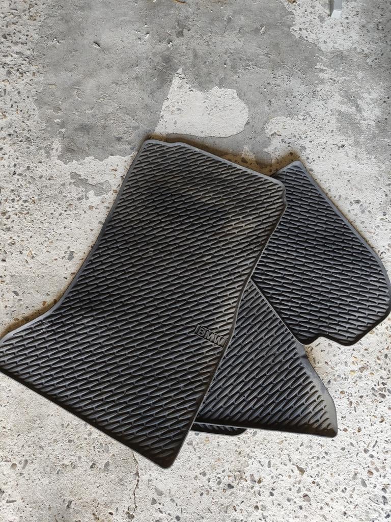 Tapis en caoutchouc BMW F10/F11, Enlèvement