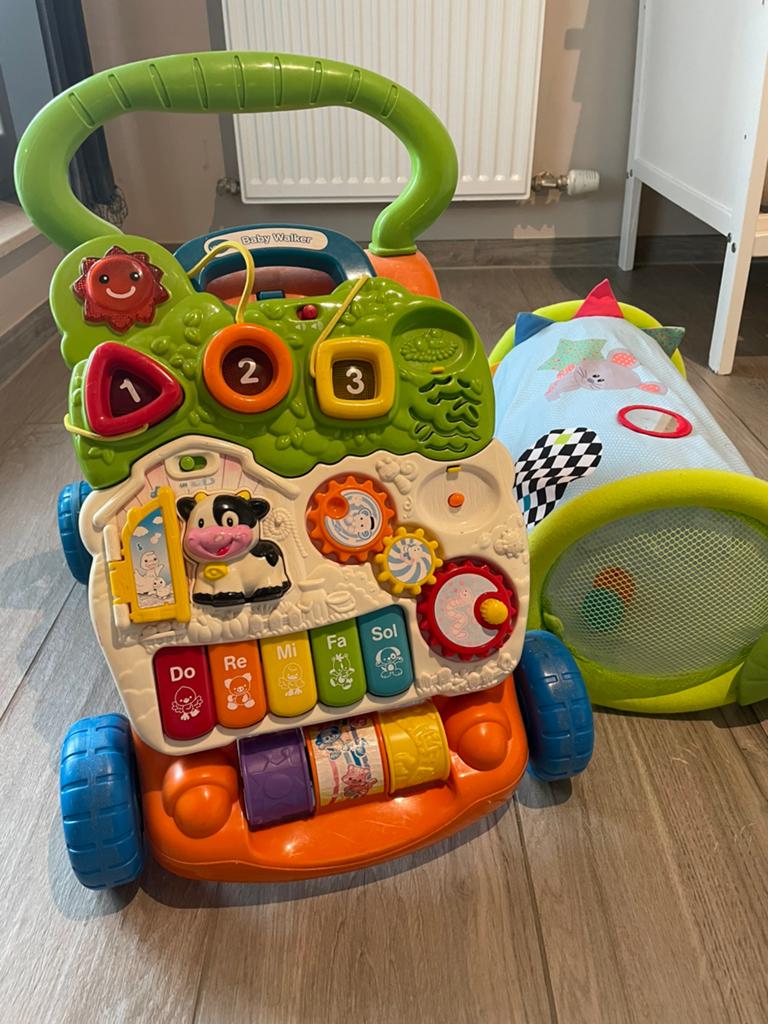 Baby walker en kruipspeelgoed rol (niet gebruikt), Kinderen en Baby's, Speelgoed | Vtech, Ophalen, Zo goed als nieuw