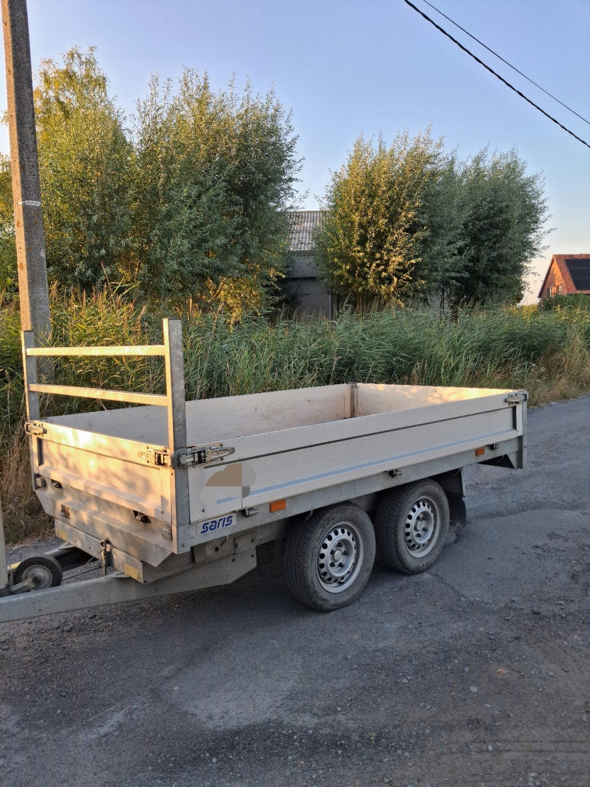 Benne électrique Saris 2ton 2m76 x 1m50 avec rampes, Enlèvement, Comme neuf