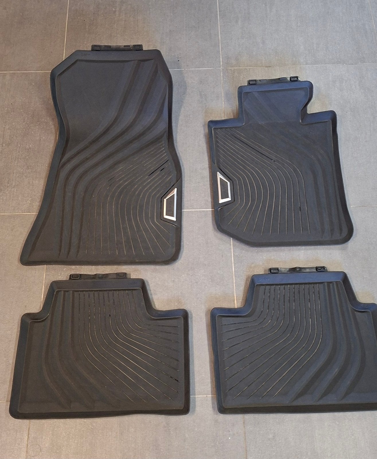 rubberen auto matten BMW 330e, Ophalen