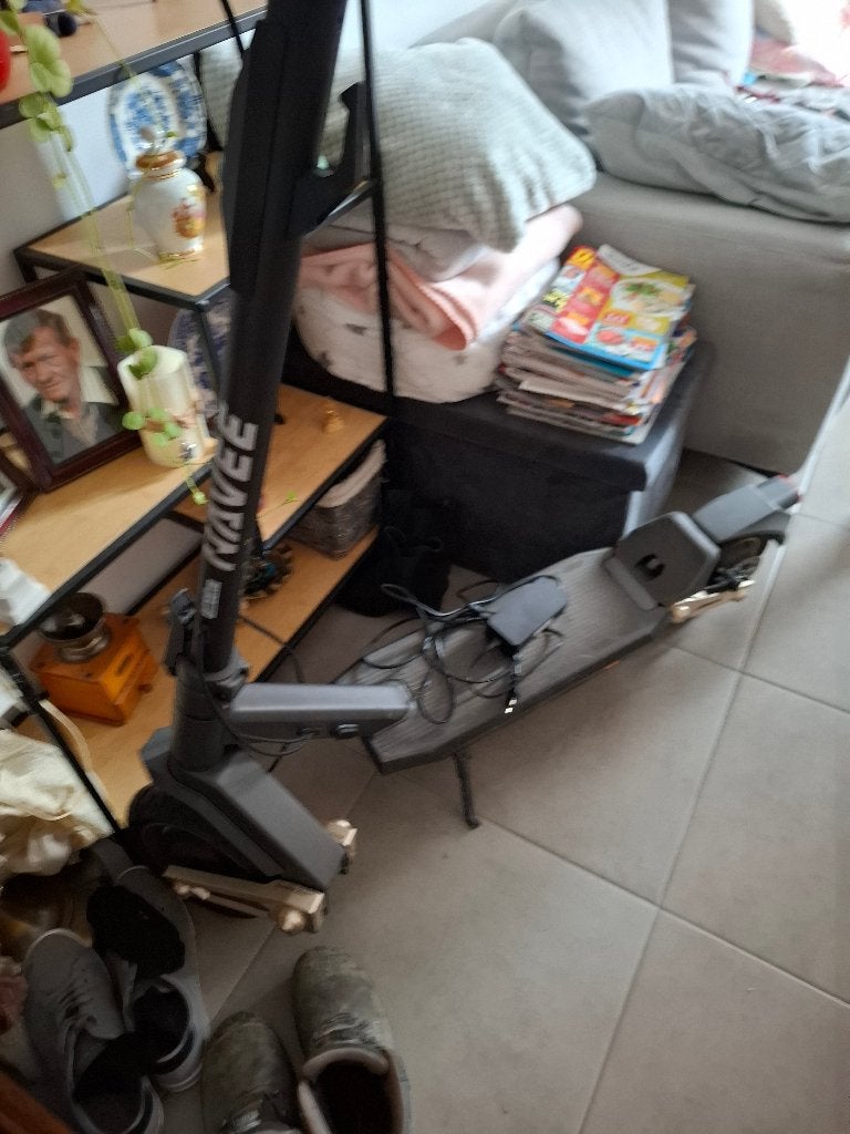 Step, Fietsen en Brommers, Steps, Ophalen, Zo goed als nieuw, Elektrische step (E-scooter), Navee