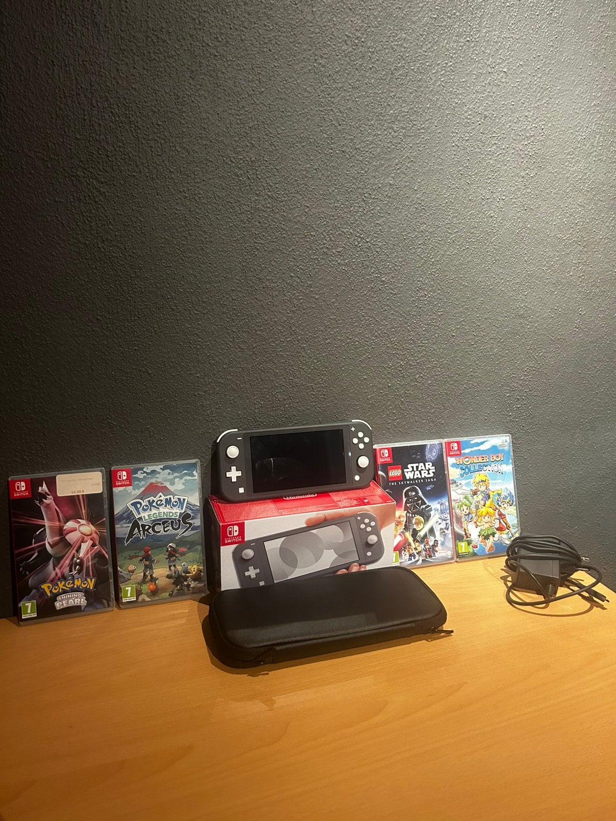 Nintendo Switch Lite (met 4 games), Ophalen, Zo goed als nieuw