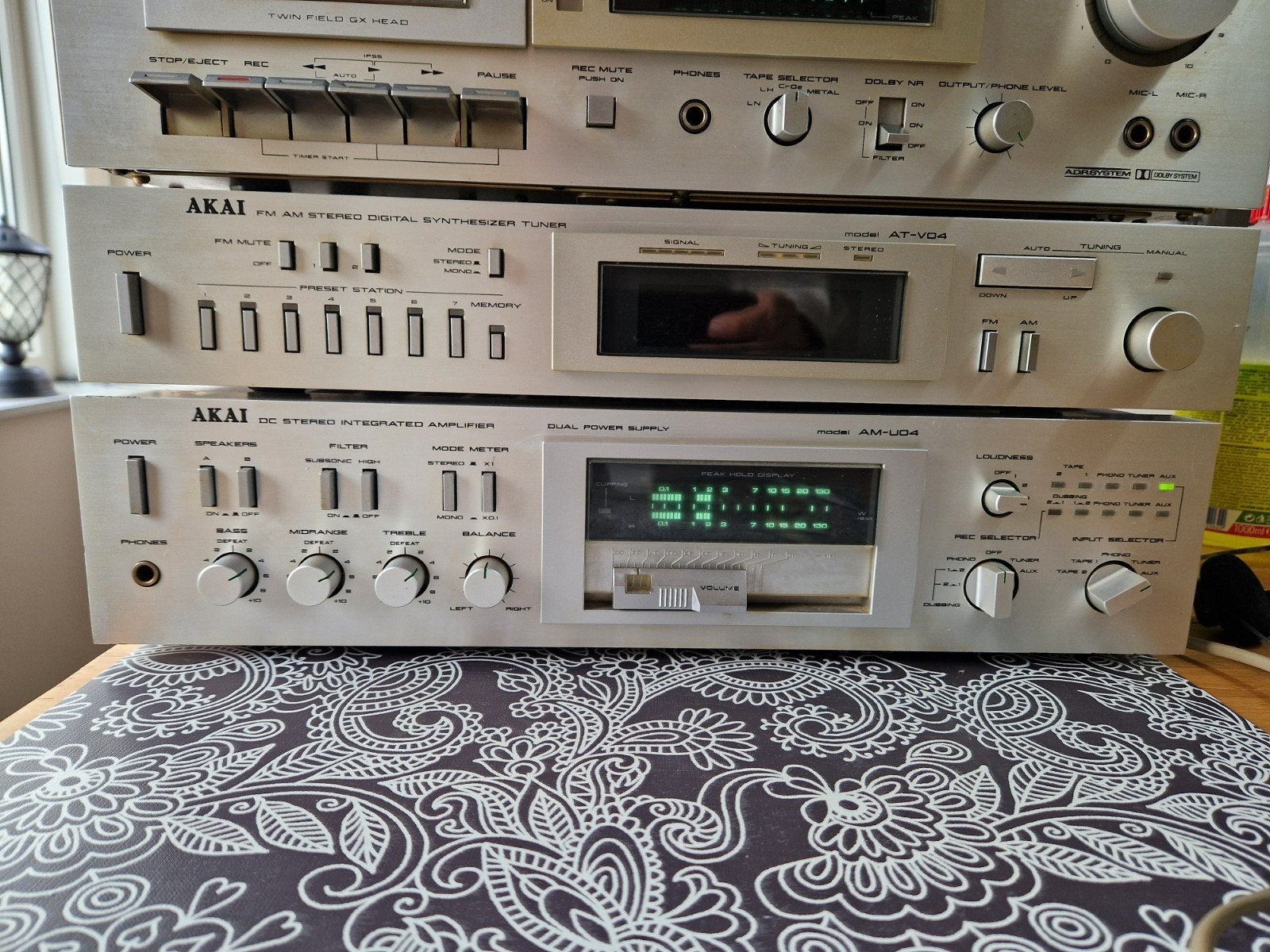 Akai AM-U04 DC versterker inclusief akai AT-V04 tuner, TV, Hi-fi & Vidéo, Enlèvement, Utilisé, Stéréo