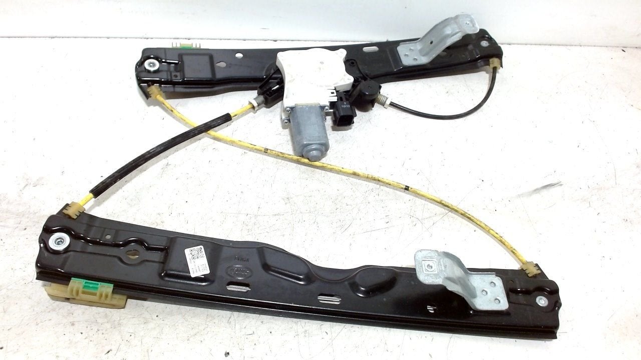 Raammechaniek elektrisch links achter Land Rover Velar, Onderdelen@venauto.nl, Van der Ven Autorecycling B.V., Ettenseweg 76, 4706 PB Roosendaal, The Netherlands