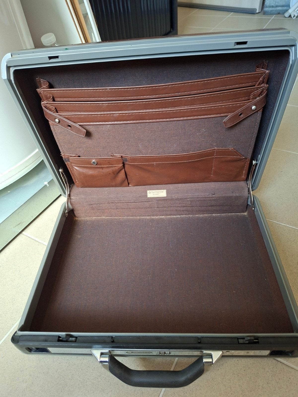 attache koffer samsonite, Enlèvement