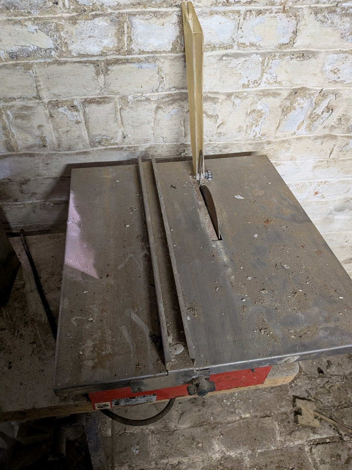 coupe carrelage electrique, Enlèvement, Utilisé