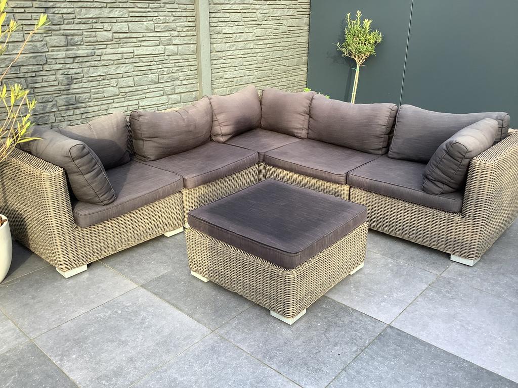 Wicker lounge met kussens, Tuin en Terras, Ophalen, 5 zitplaatsen, Gebruikt, Bank