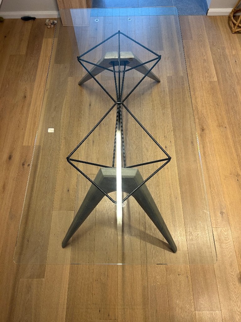 Glazen tafel met betonnen onderstel, Ophalen, Gebruikt, 100 tot 150 cm, Glas