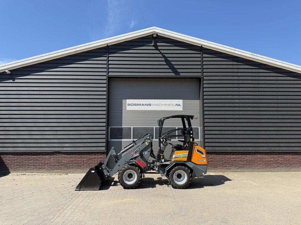 Giant G2200 E minishovel / kniklader ELEKTRISCH 2021, Tobroco, Info@tobroco.nl, Sprendlingenstraat 57
5061 KM  Oisterwijk, NL
