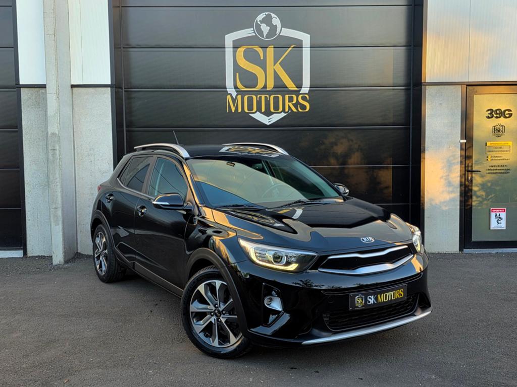 Stonic 1.4i EURO 6b €185 BIV 1ste Eig Camera Carplay Garanti, Auto's, Kia, Voorwielaandrijving, Stof, 4 cilinders, Zwart