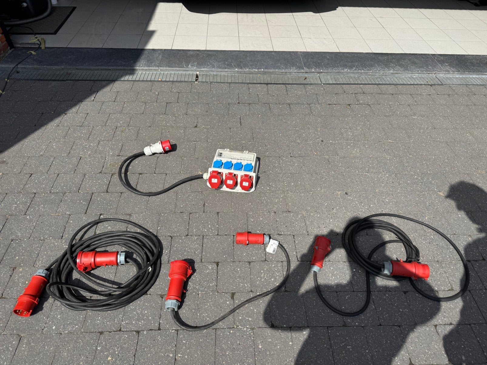 HBM 400V Stroomverdeler + CEE verlengkabels | 32A | perfect, Ophalen, Aardlekschakelaar