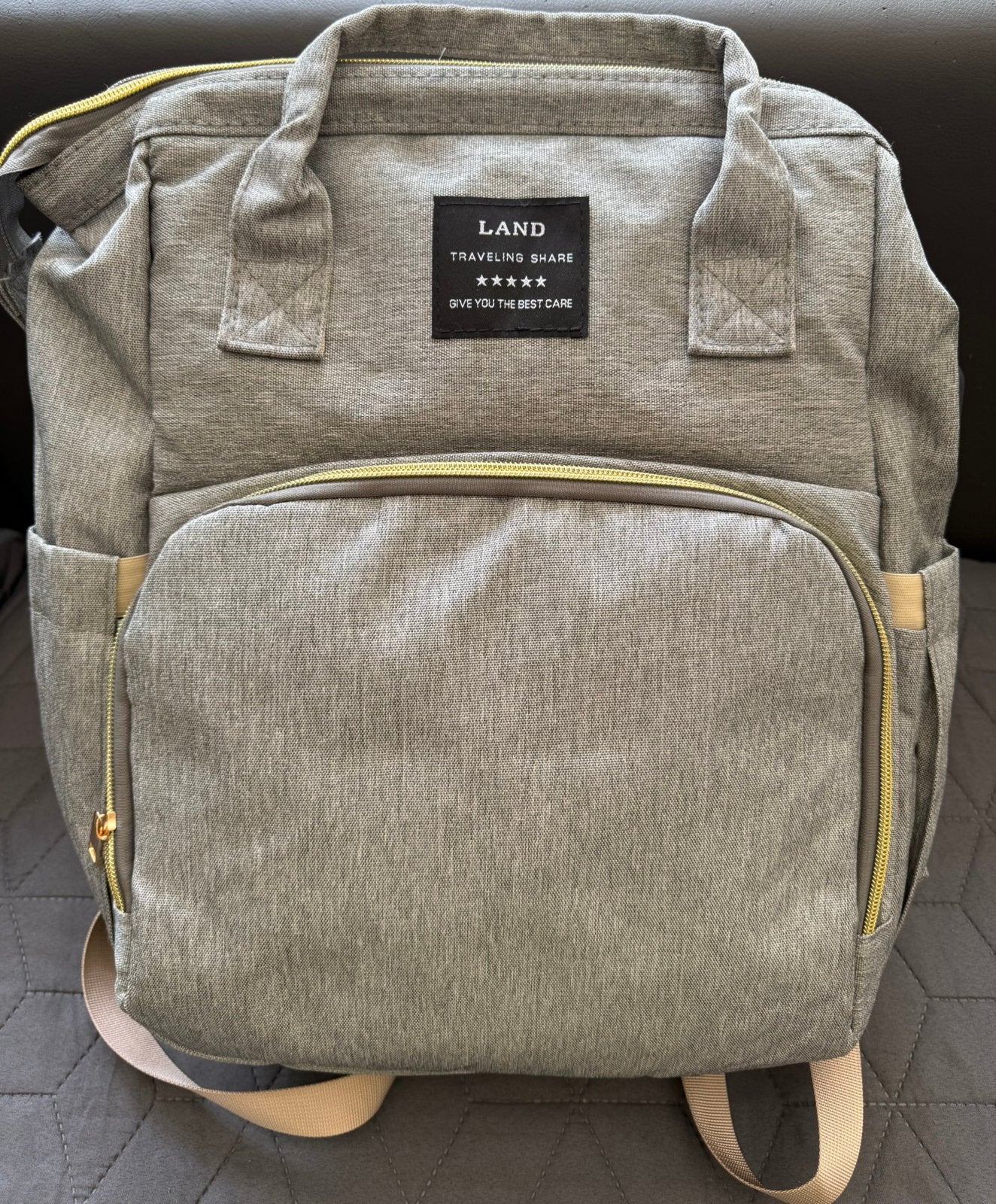 Traveling Share luiertas rugzak met uitklapbaar reisbedje, Enfants & Bébés, Sac à langer bébé, Comme neuf, Sac à dos, Enlèvement ou Envoi