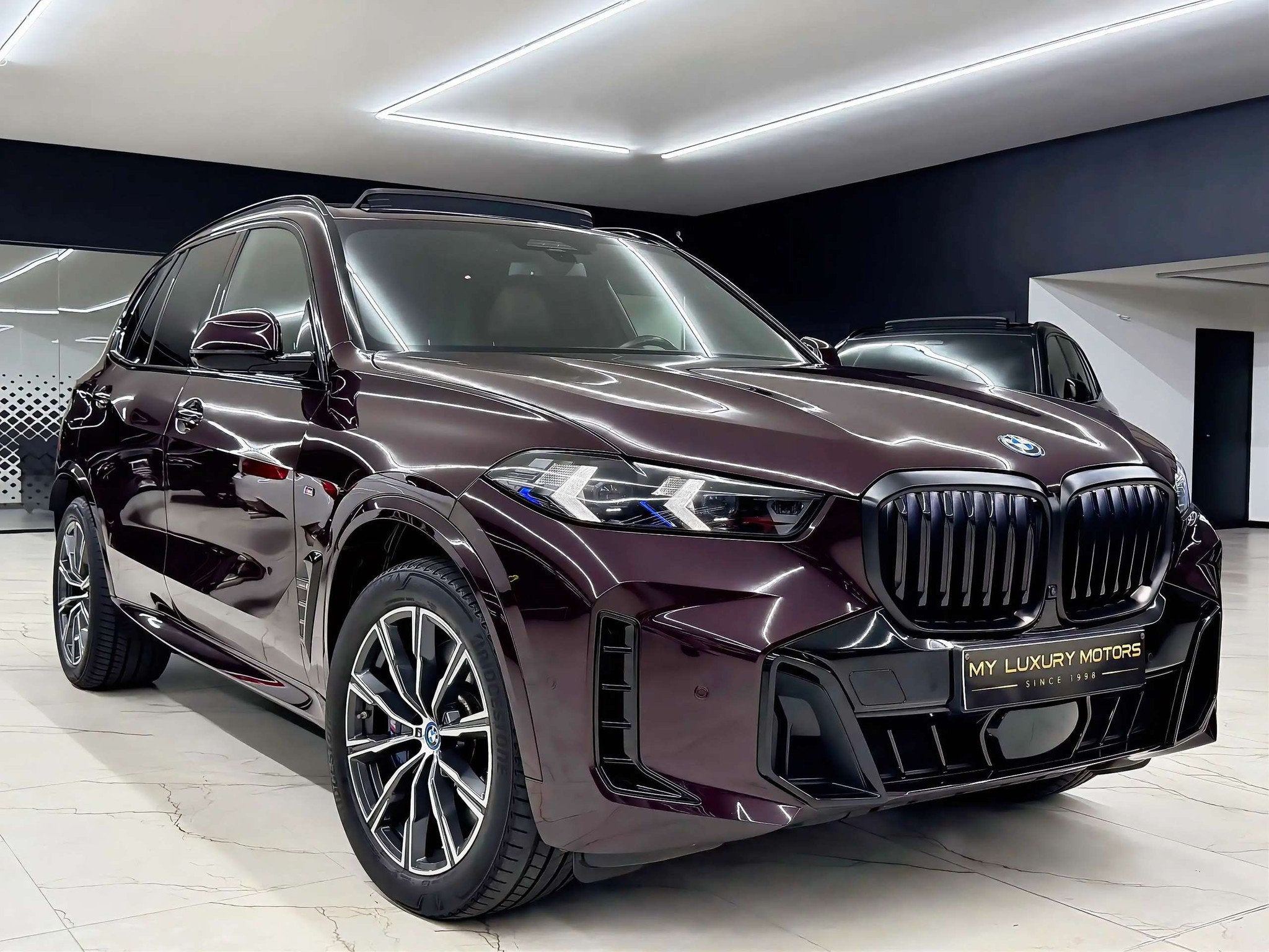 BMW X5 X-Drive50 New Model 2024 Pack Aerodynamic M Shadow li, Automaat, 230 kW, Gebruikt, Overige kleuren