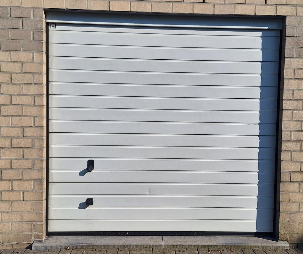Automatische aluminium garagepoort, Ophalen