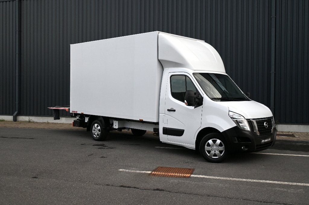 Nissan Interstar 2.3Dci 163PK Meubelbak + laadklep Kist Lift, Voorwielaandrijving, 241 g/km, Stof, Used 1. Bestelwagens met ervaring.
