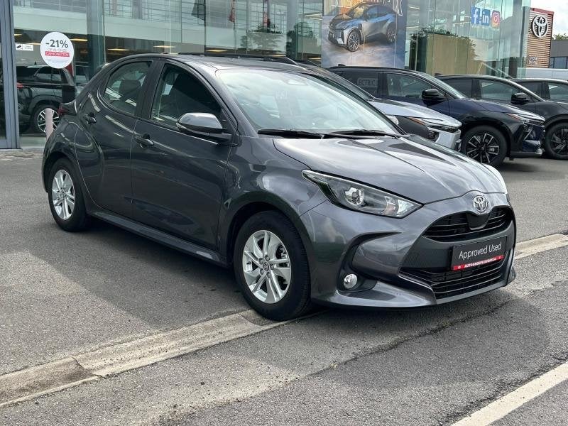 Toyota Yaris 1.5HYB DYNAMIC + HEATED SEATS, Auto's, Toyota, Automaat, 1490 cc, USB, Hybride Elektrisch/Benzine