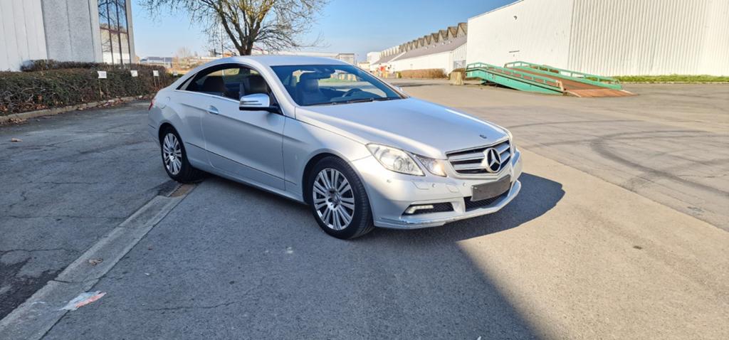 Mercedes-Benz E220 Coupé Automaat 2010, Auto's, Automaat, Euro 5, Achterwielaandrijving, Zwart
